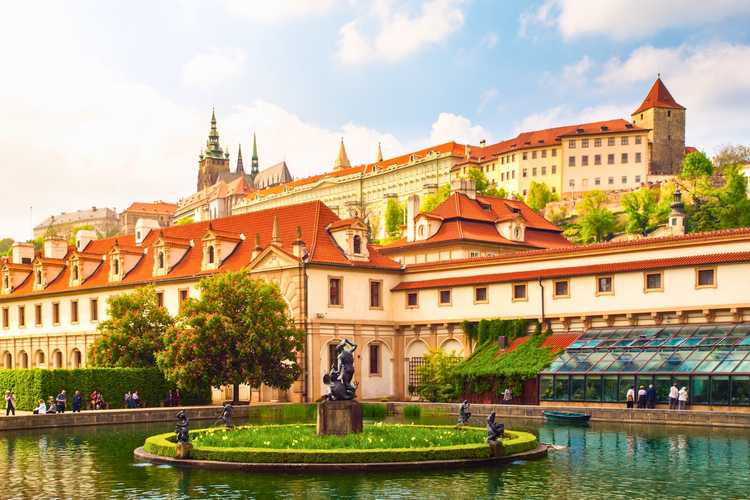 Top Sightseeing-Bustouren in Prag, Tschechien – Beliebte Sehenswürdigkeiten, Geheimtipps und Panoramablicke auf Prag im Jahr 2026