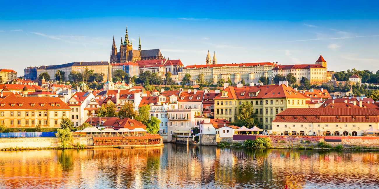 Hop-On Hop-Off Stadtrundfahrten in Prag, Tschechien – Top-Wahrzeichen, berühmte Attraktionen und Geheimtipps im Jahr 2026