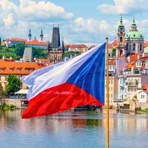 Erkunden Sie Prag in Ihrem eigenen Tempo mit Hop-On Hop-Off Bustouren – Panoramablick, Audioguides und unbegrenzte Stopps im Jahr 2026